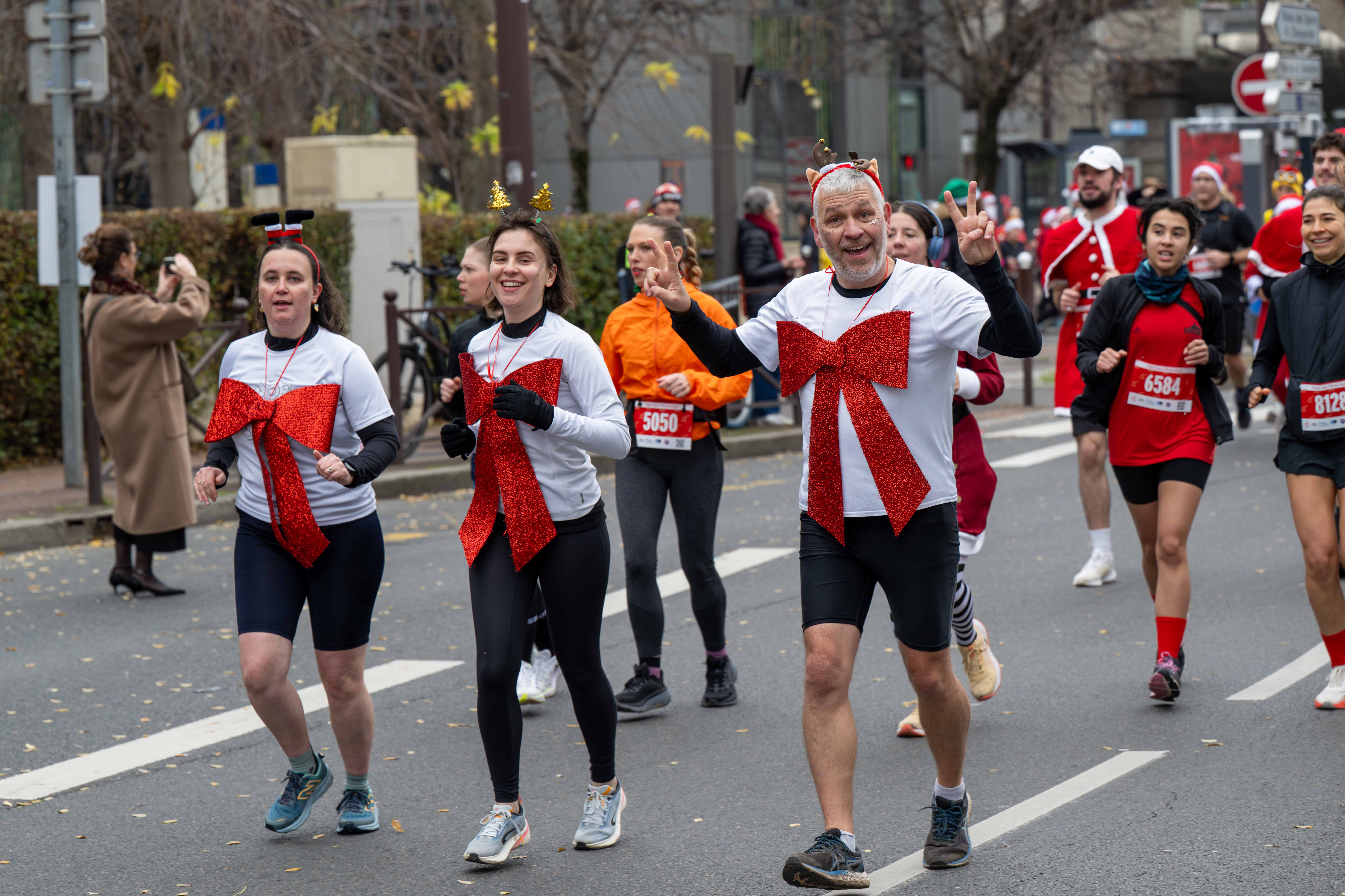 Corrida Des Peres Noel Dissy Les Moulineaux 2025 NicolasAverty CorridaNoel2025 0918