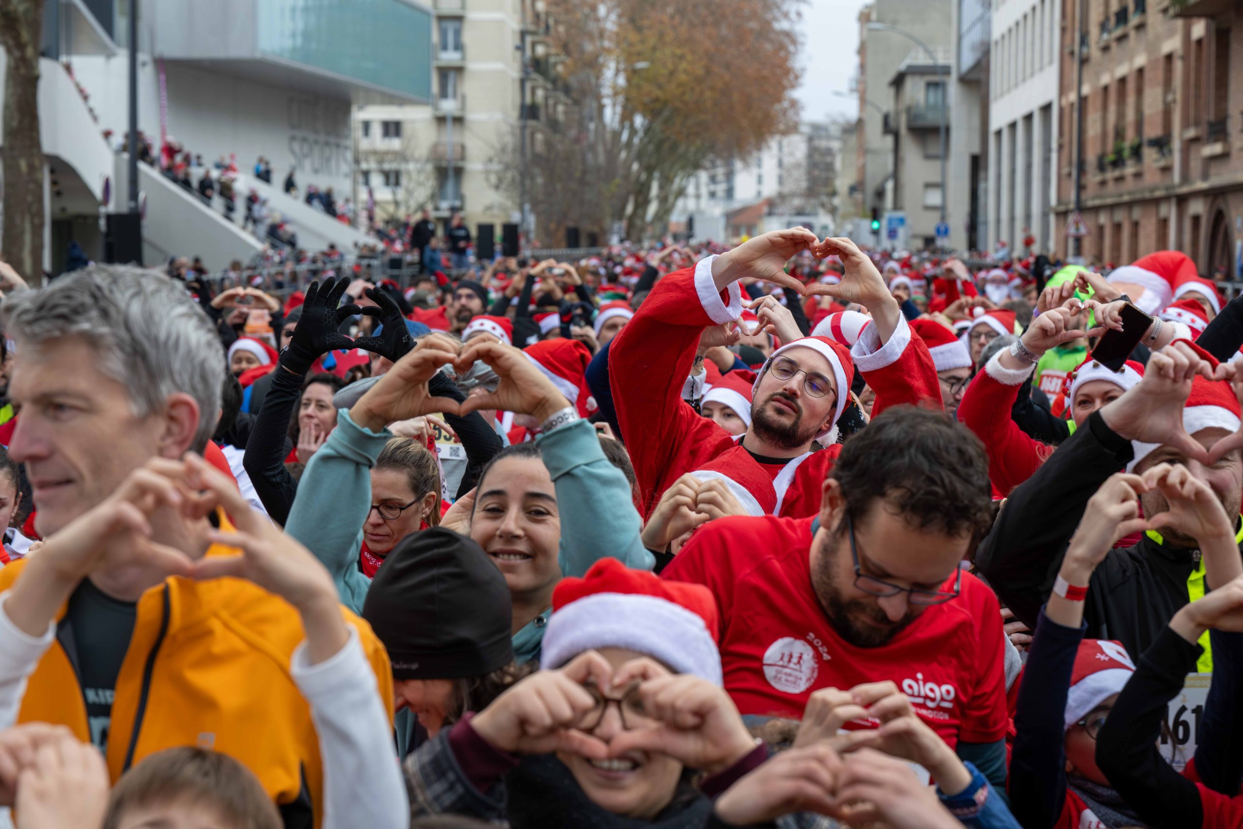 Corrida Des Peres Noel Dissy Les Moulineaux 2025 NicolasAverty CorridaNoel2025 9994